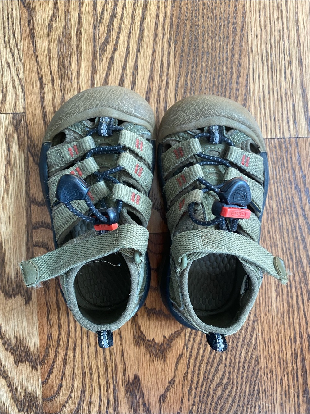 Keen kids’ Newport sandals, size toddler 8. Excellent, barely worn condition